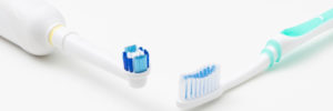 electronic toothbrush vs manual toothbrush